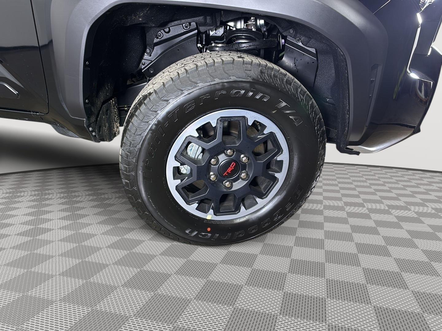 View vehicle photo 6