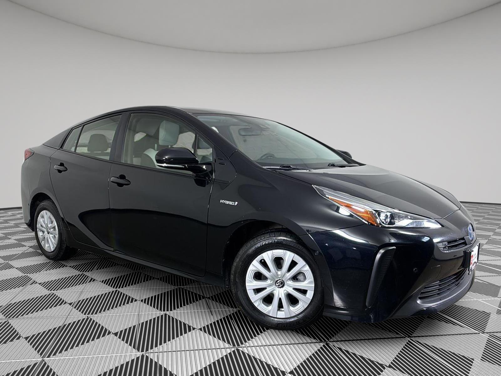 2019 Toyota Prius LE FWD
