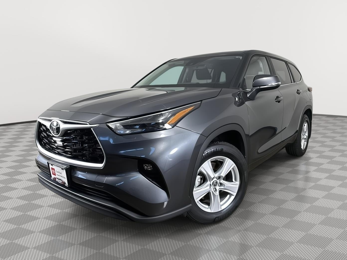 Magnetic Gray Metallic 2024 Toyota Highlander LE FWD SUV / Crossover Front-Wheel Drive Automatic
