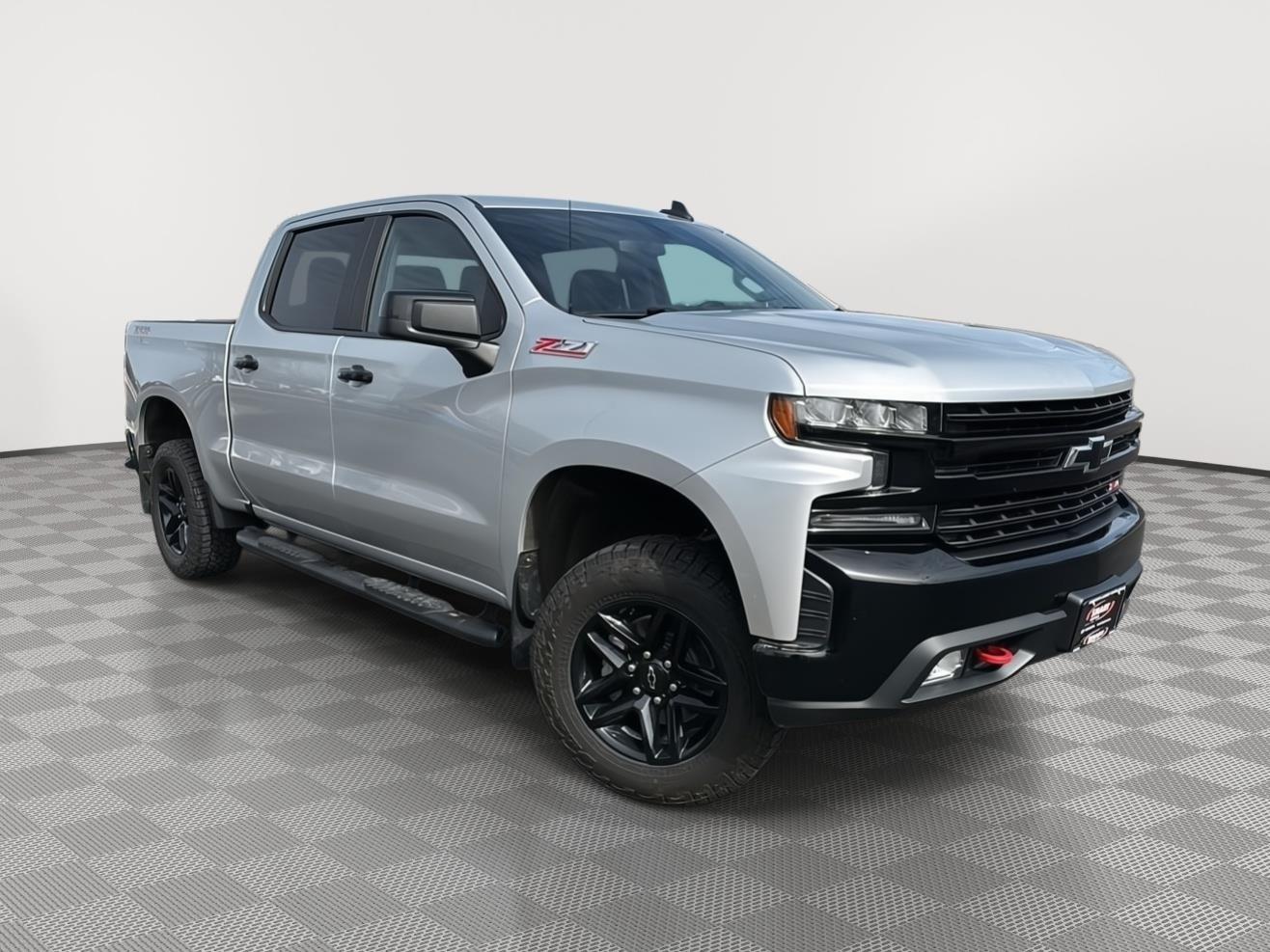 Silver Ice Metallic 2021 Chevrolet Silverado 1500 LT Trail Boss Crew Cab 4WD Pickup Truck Four-Wheel Drive Automatic