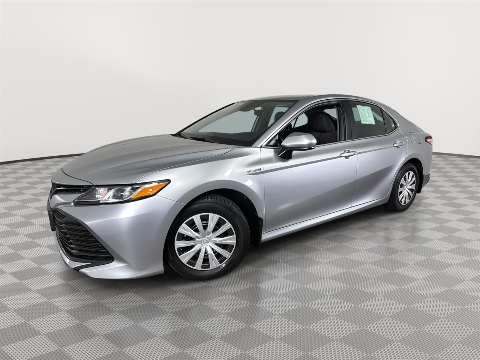 2019 Toyota Camry Hybrid LE FWD