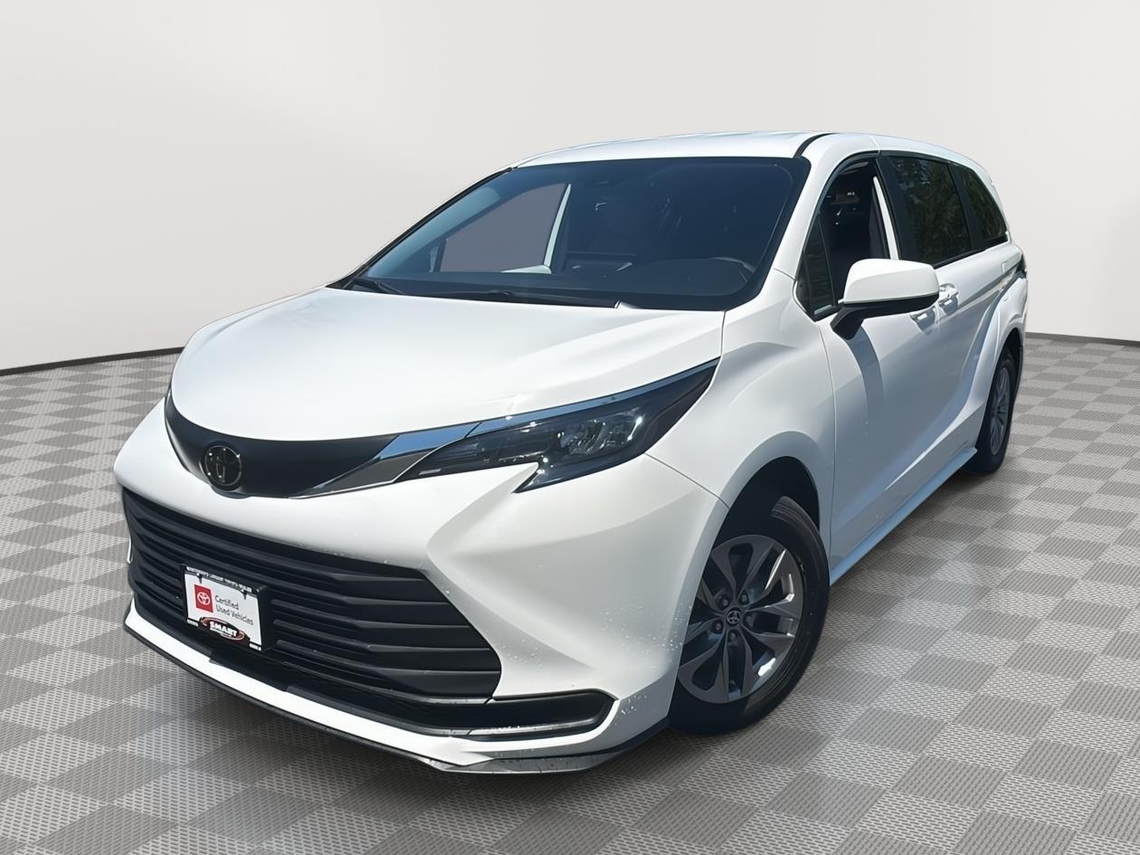 2026 Toyota Sienna LE 8-Passenger FWD