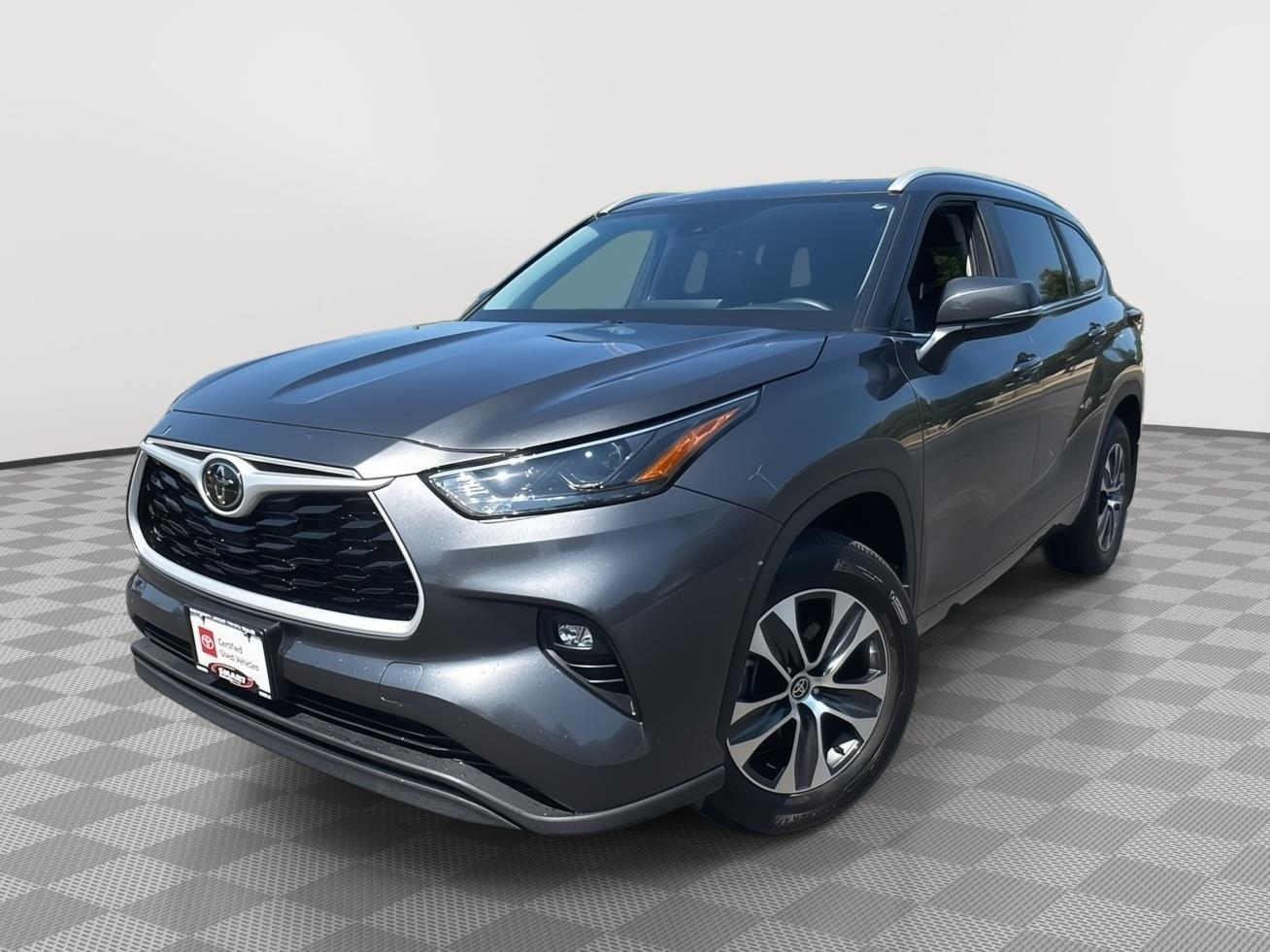 Magnetic Gray Metallic 2025 Toyota Highlander SUV / Crossover All-Wheel Drive Automatic