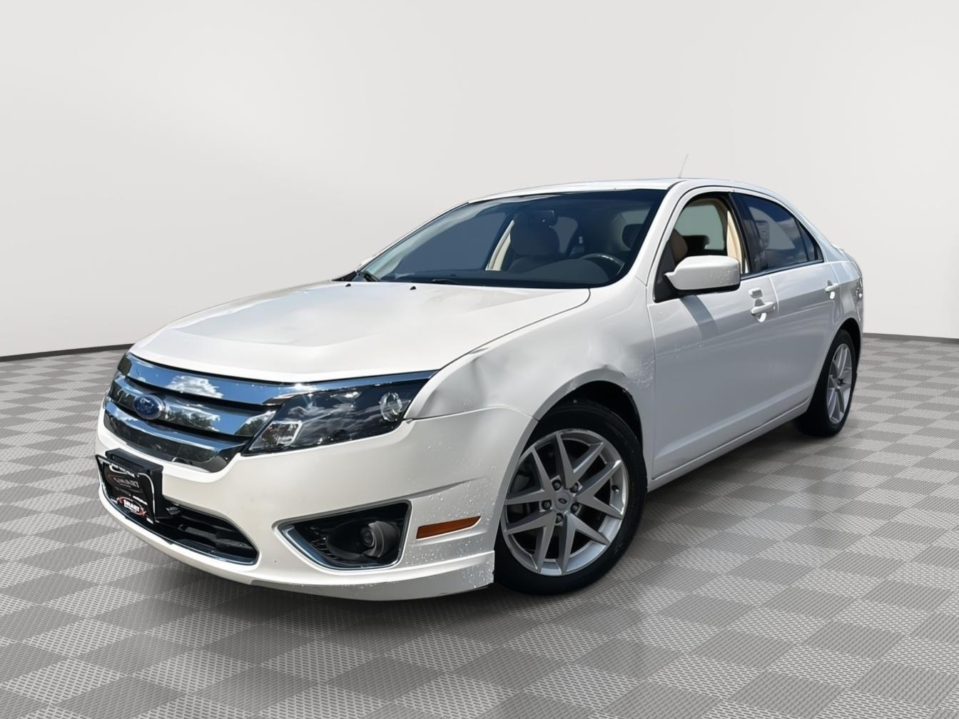 White Platinum Metallic Tri-Coat 2011 Ford Fusion Sedan Front-Wheel Drive Automatic