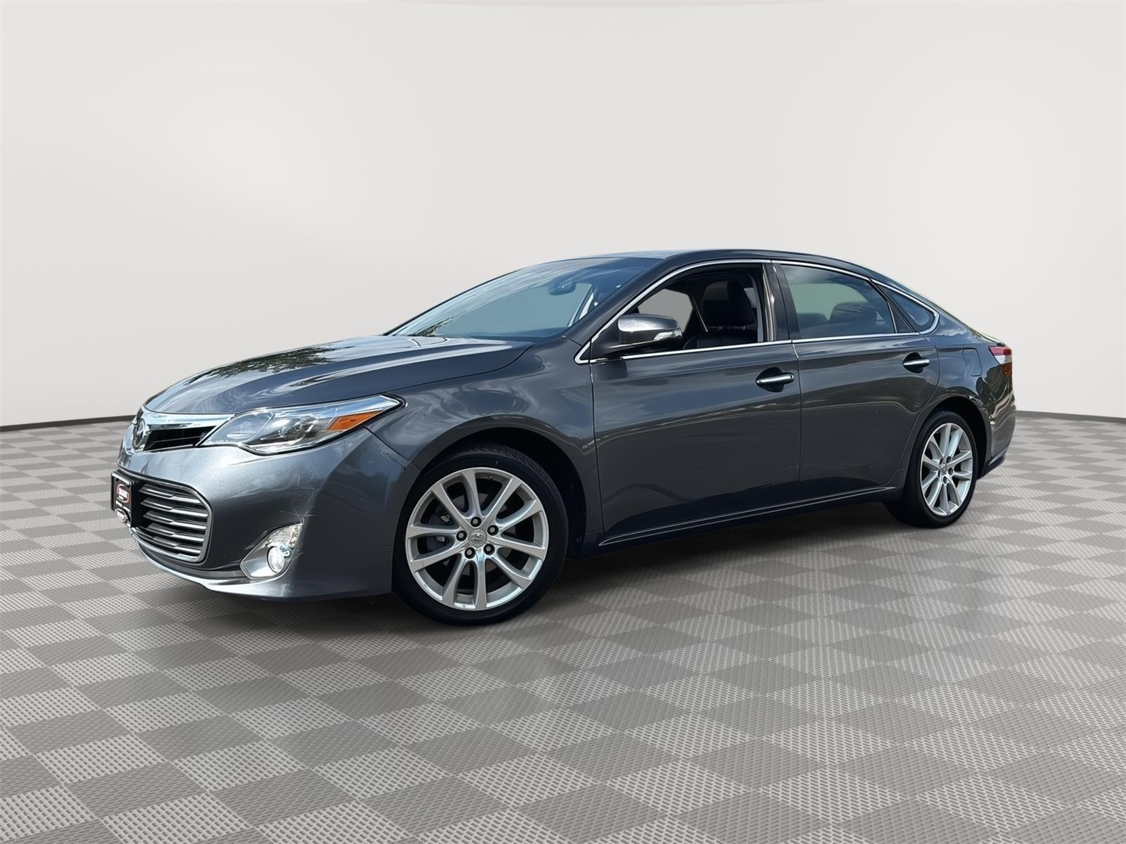 Magnetic Gray Metallic 2013 Toyota Avalon Sedan Front-Wheel Drive 6-Speed Automatic