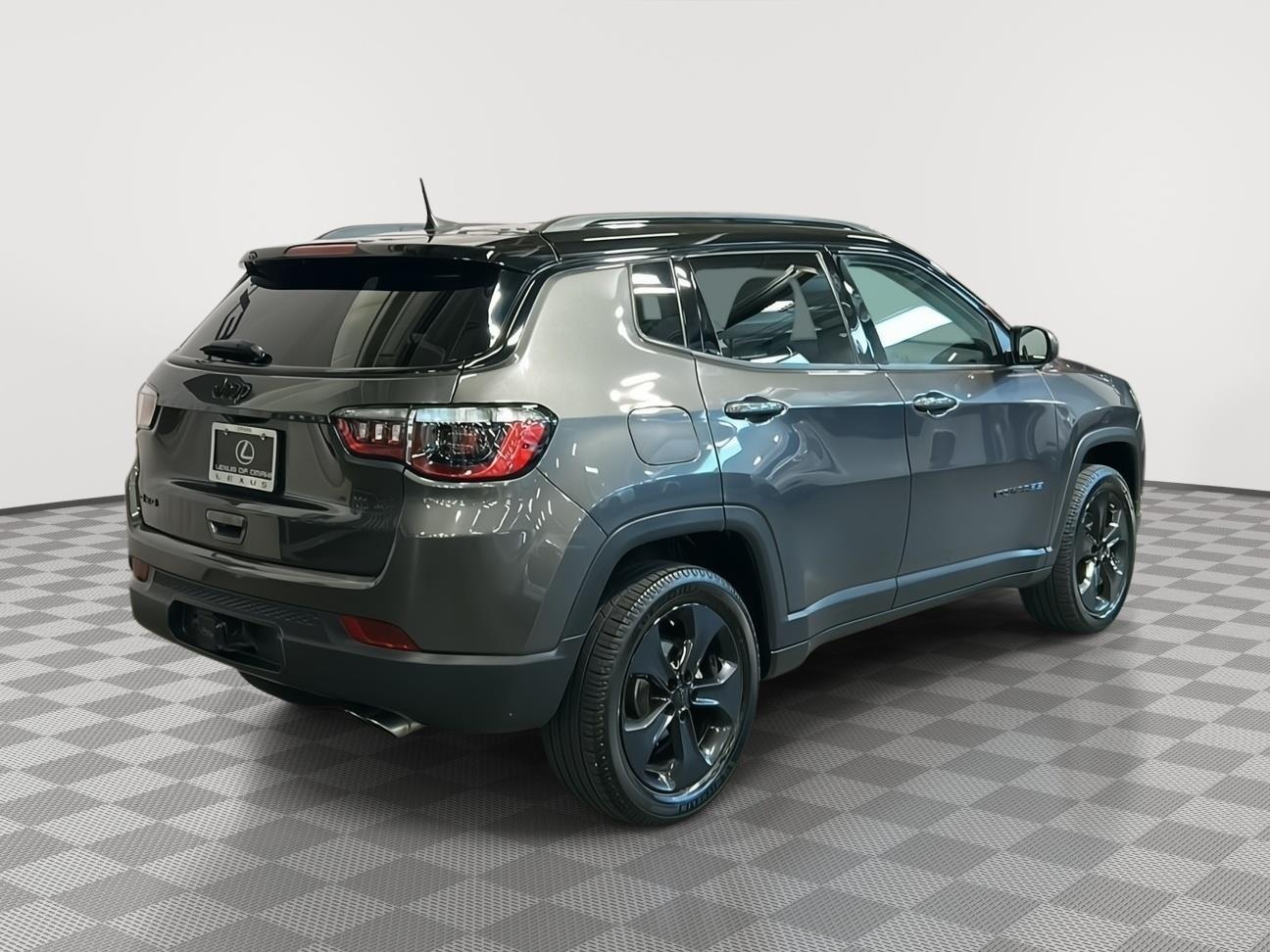 Used 2021 Granite Crystal Metallic Clearcoat Jeep Altitude image 20