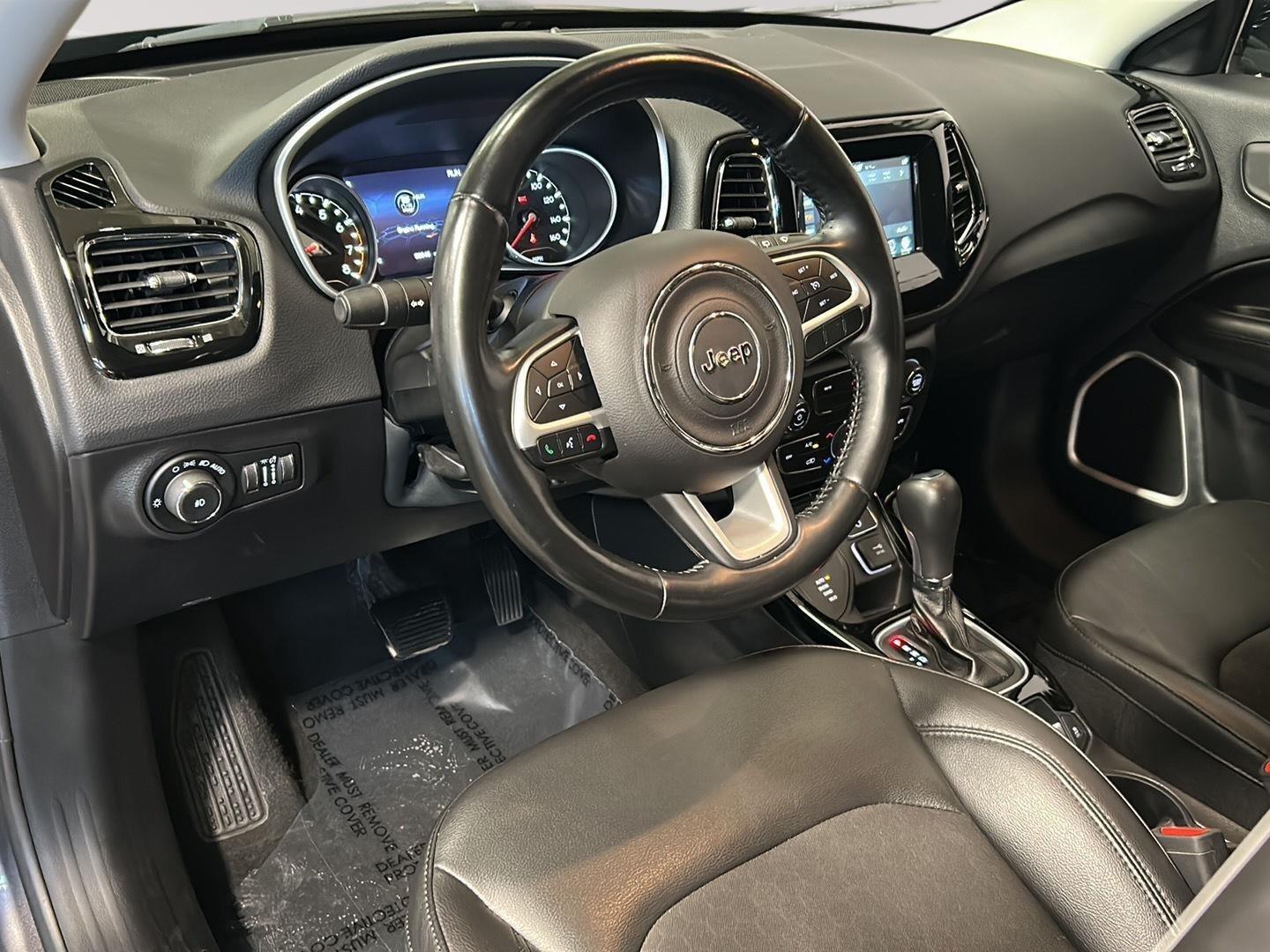 Used 2021 Granite Crystal Metallic Clearcoat Jeep Altitude image 6