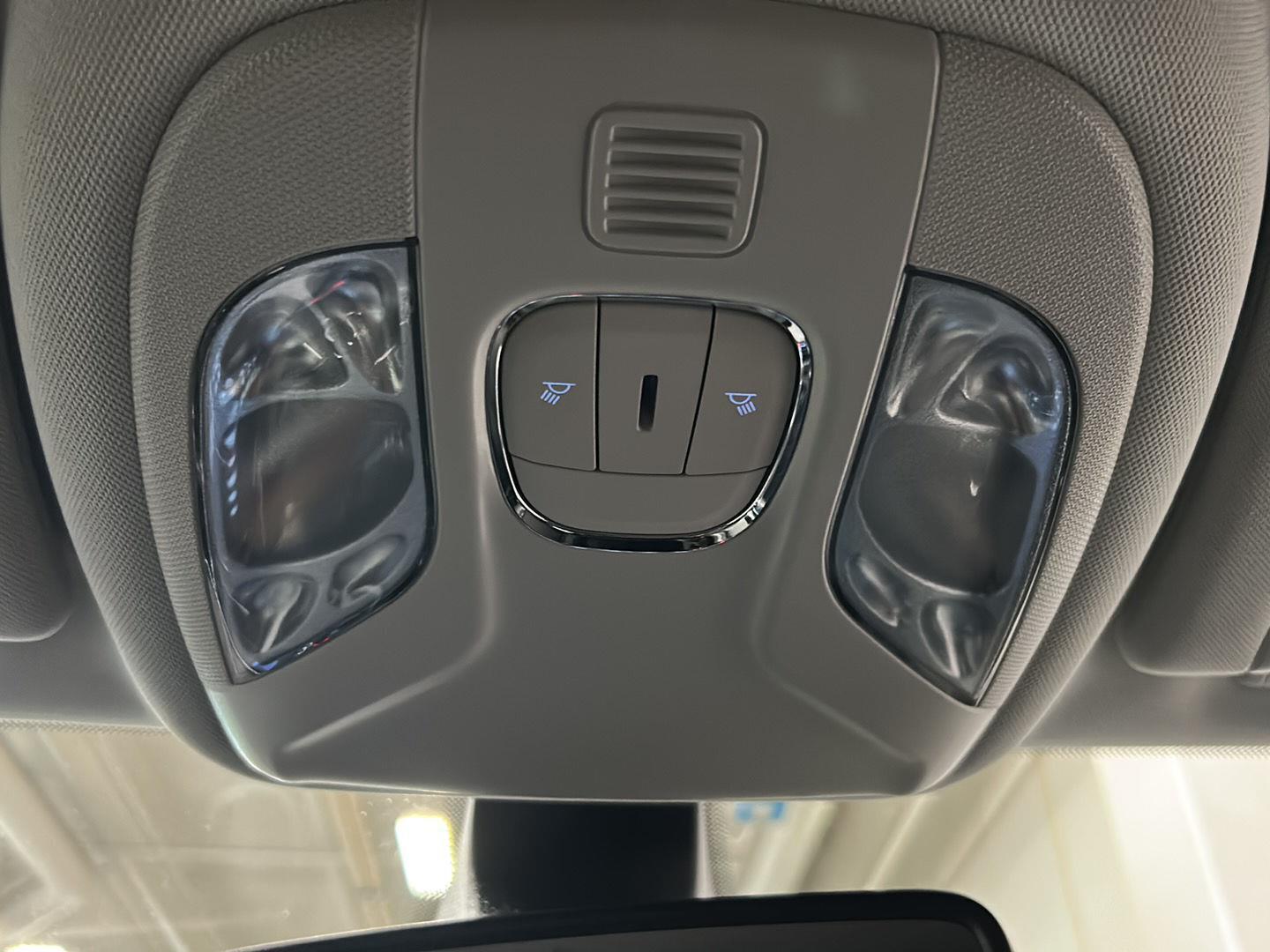 Used 2021 Granite Crystal Metallic Clearcoat Jeep Altitude image 29