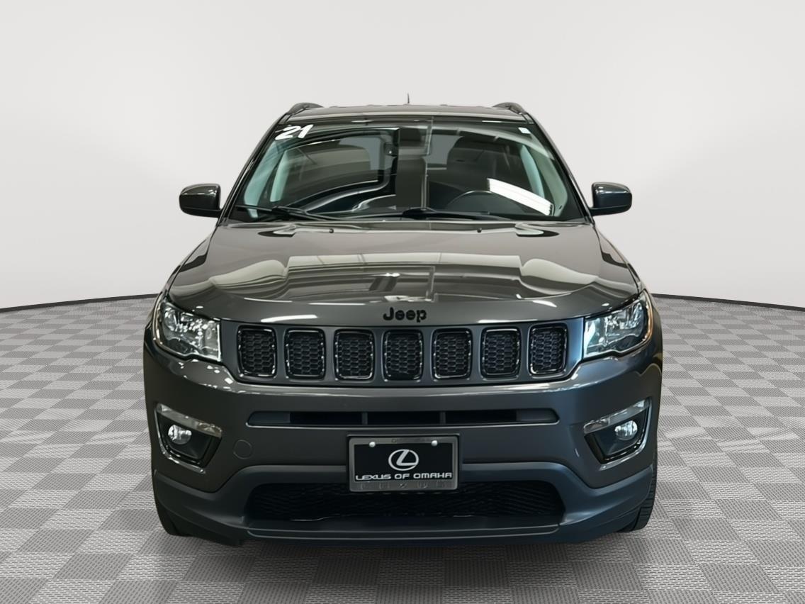Used 2021 Granite Crystal Metallic Clearcoat Jeep Altitude image 18