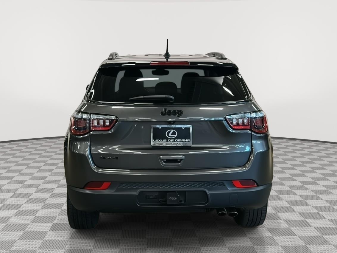 Used 2021 Granite Crystal Metallic Clearcoat Jeep Altitude image 19