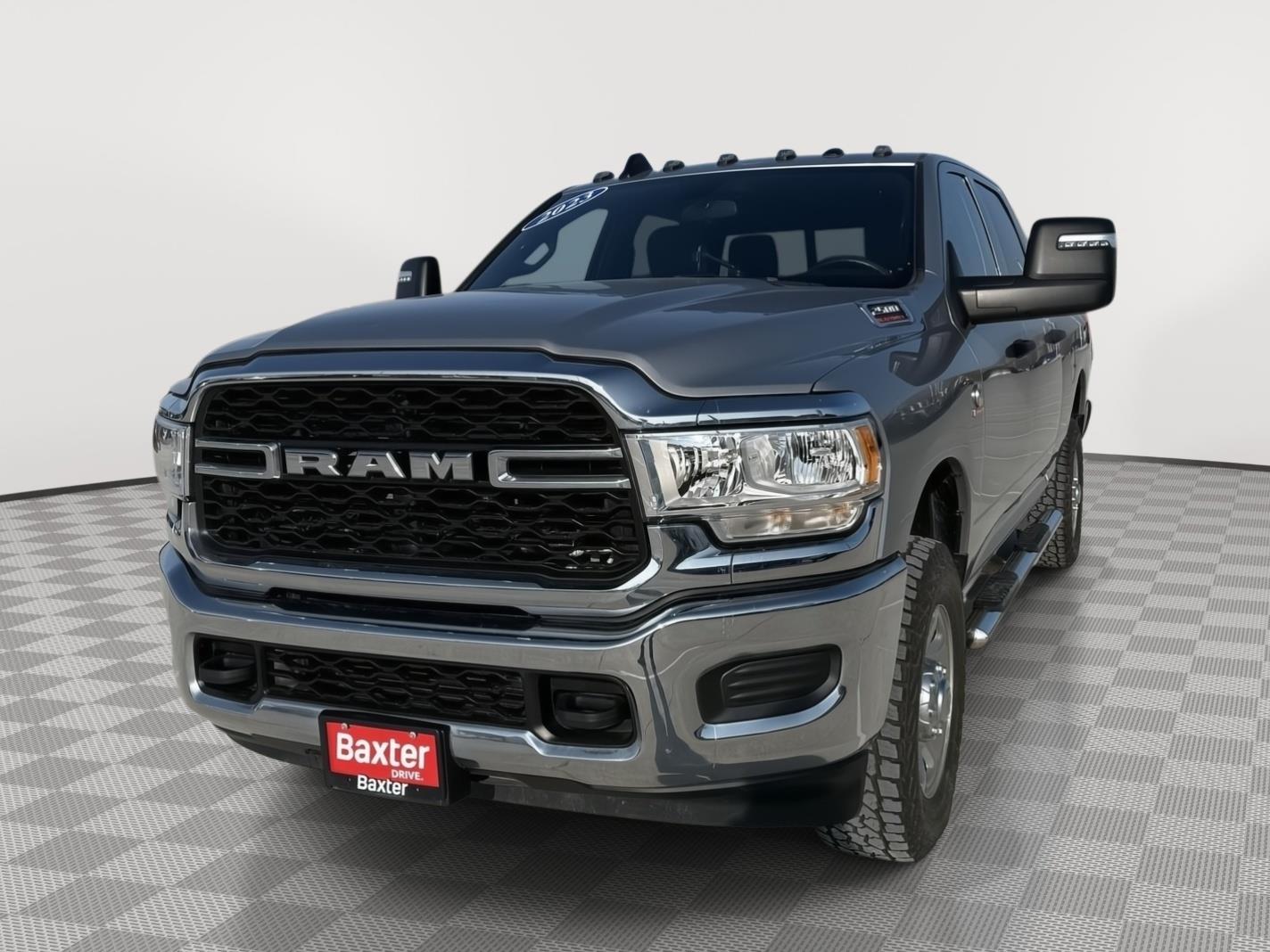 View vehicle photo 3