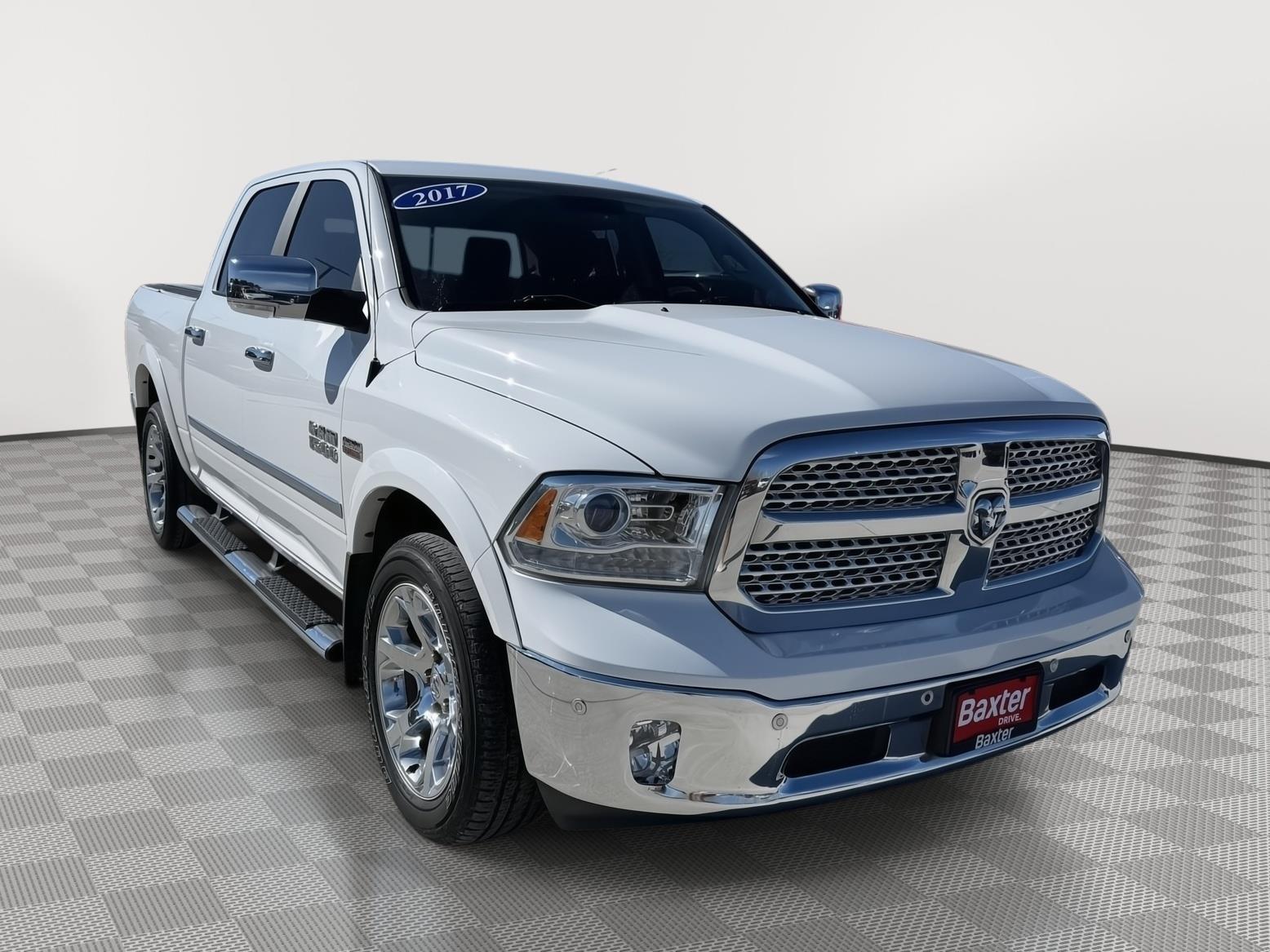 2017 RAM 1500 Laramie Crew Cab 4WD