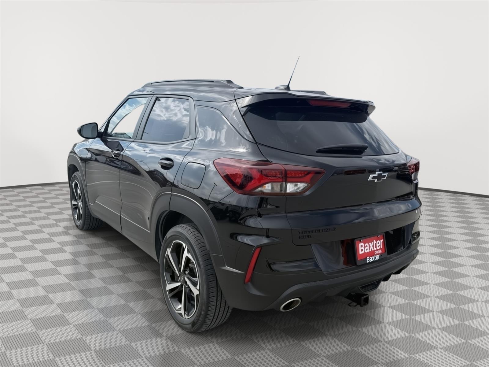 View vehicle photo 5