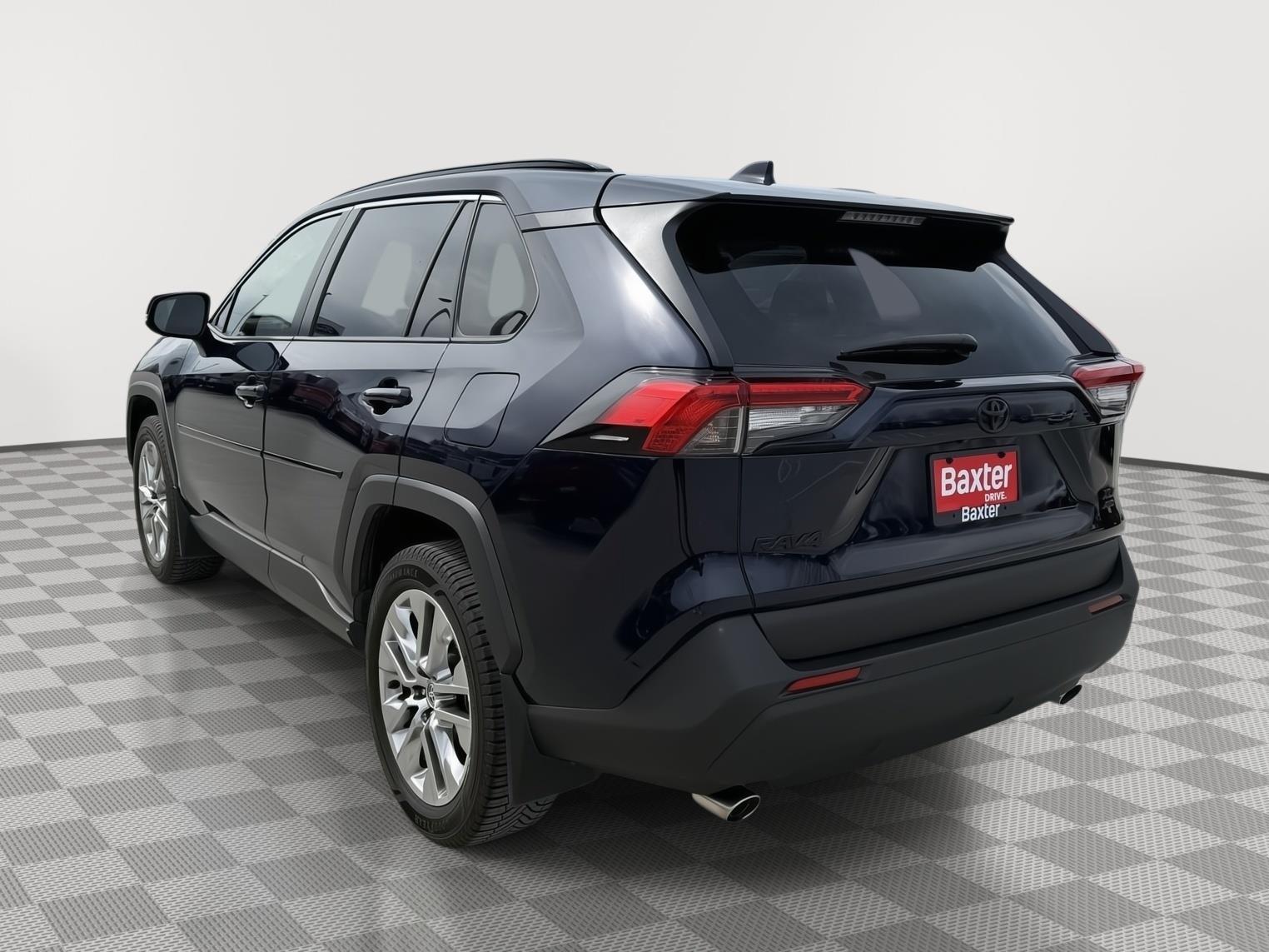 View vehicle photo 3