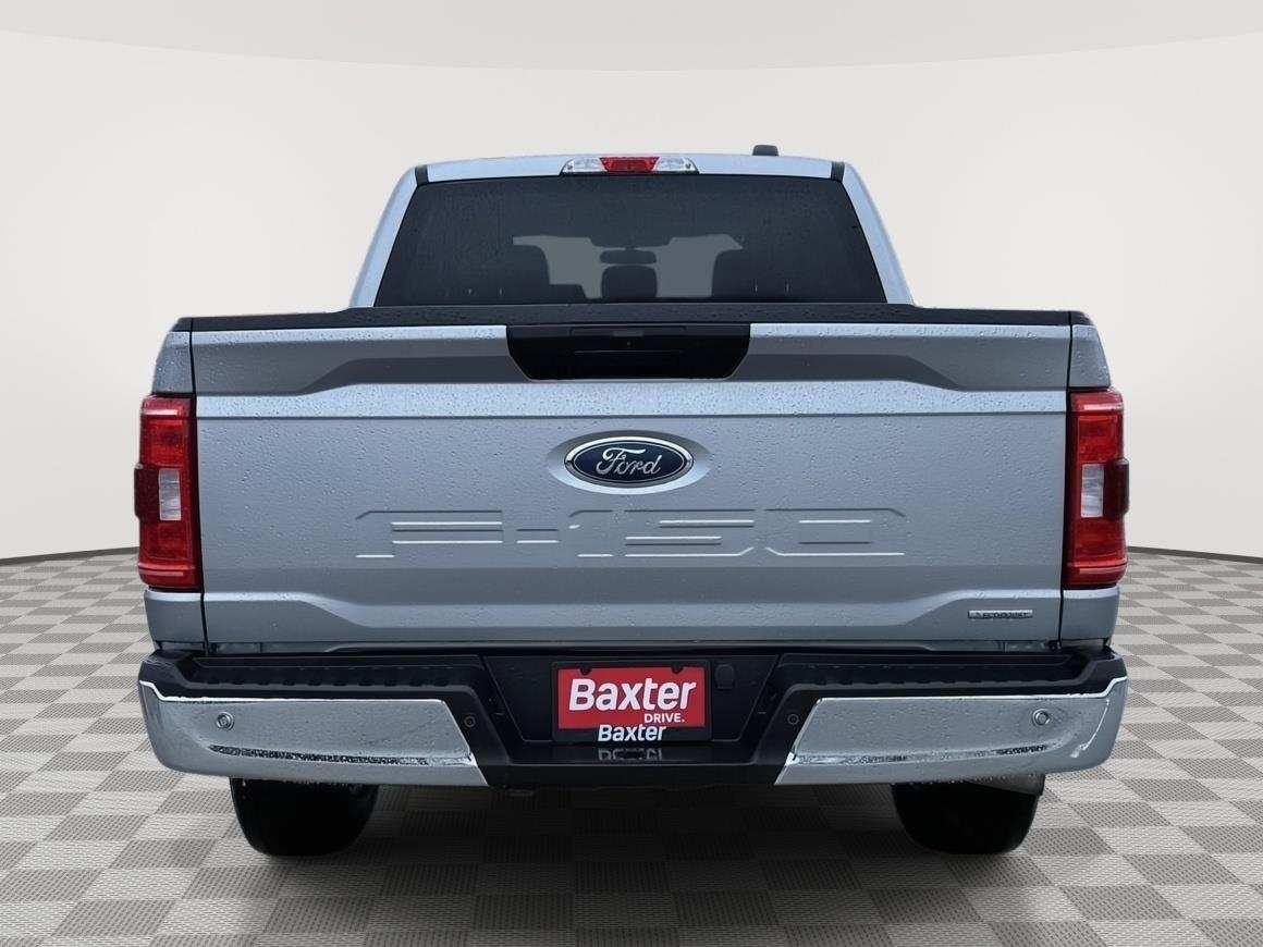 View vehicle photo 4