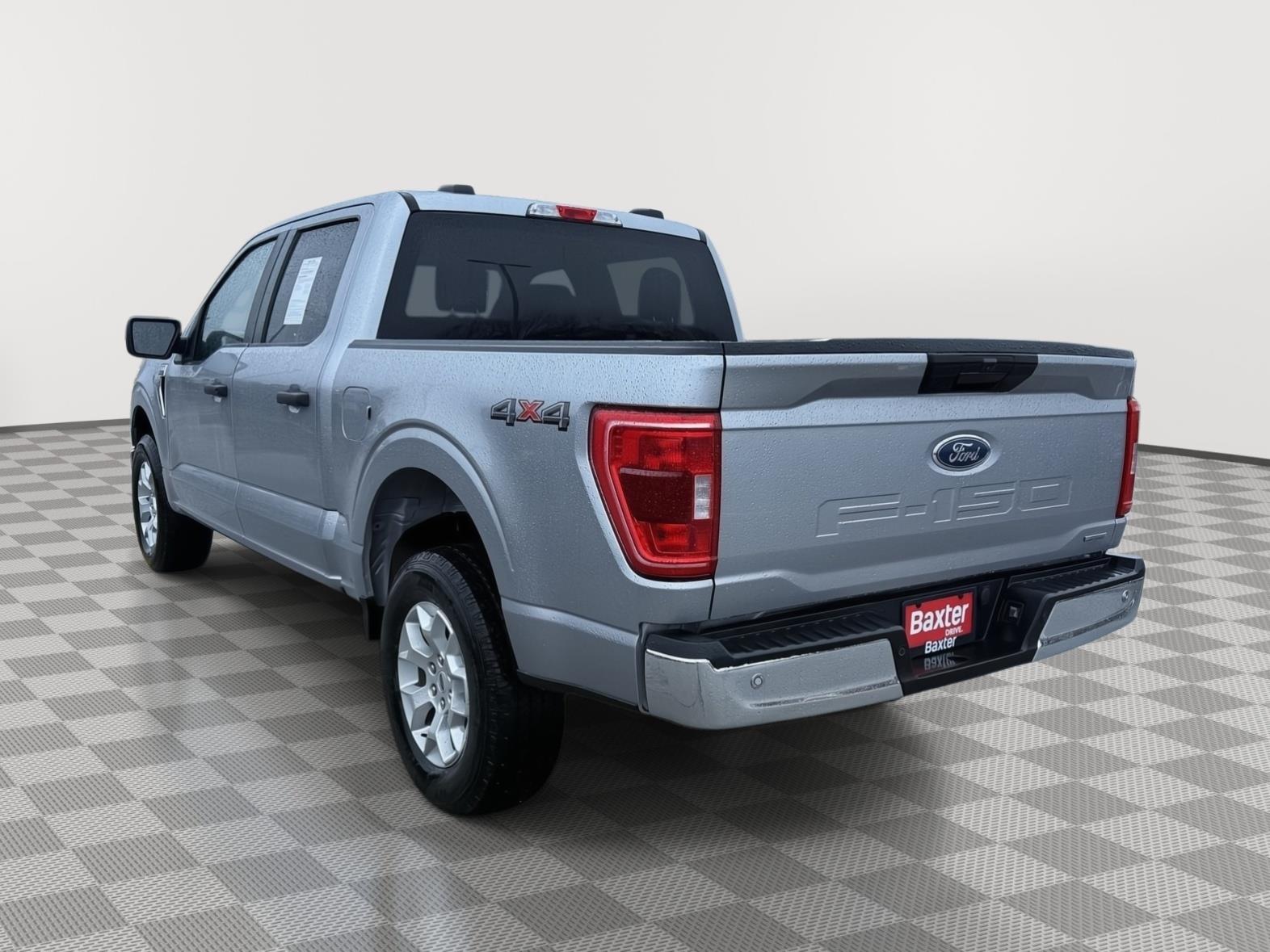 View vehicle photo 5