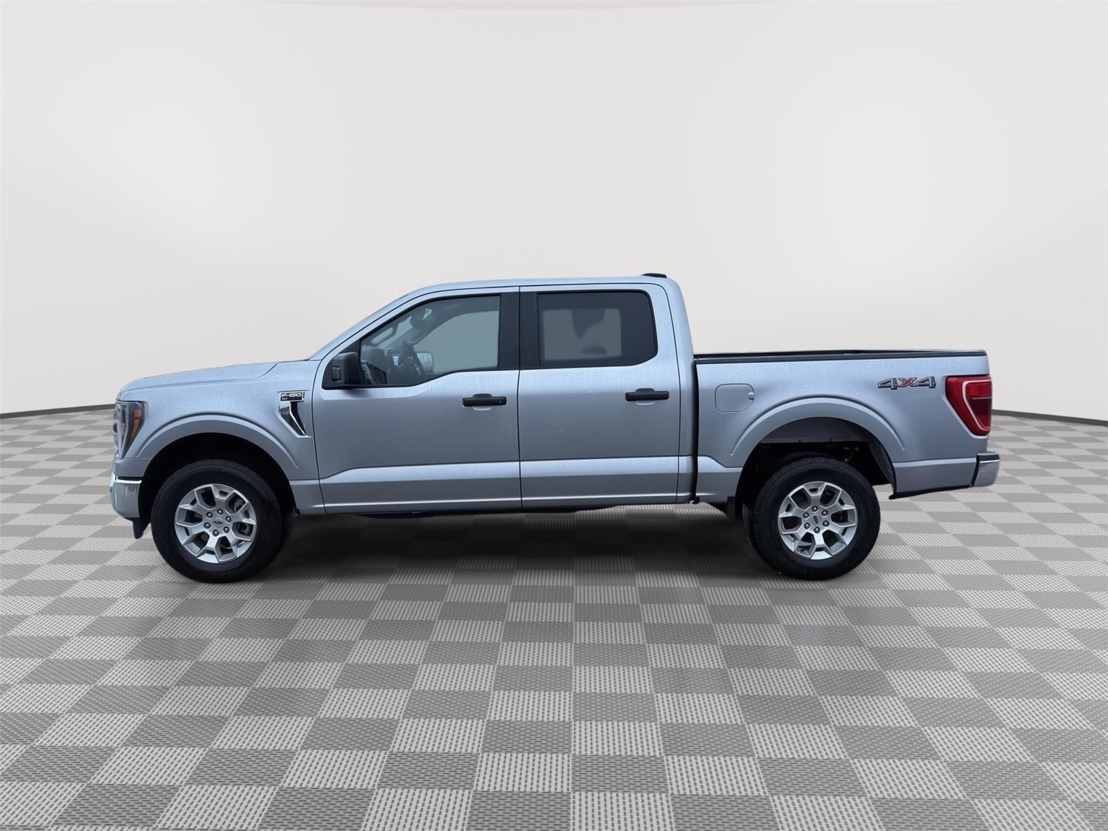 View vehicle photo 6