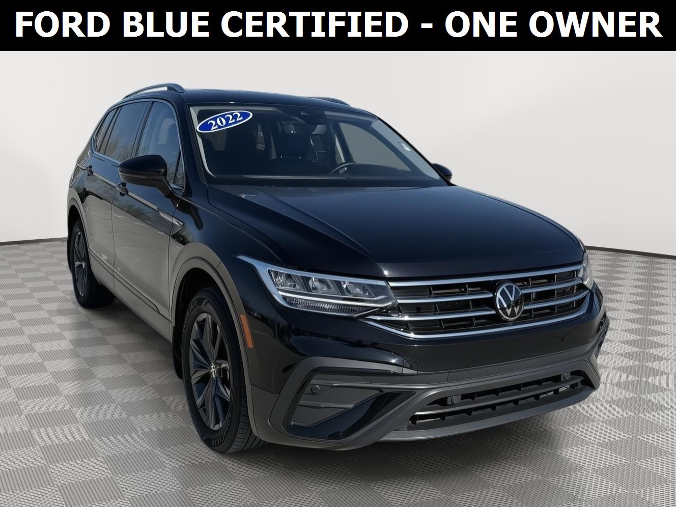 Deep Black Pearl 2022 Volkswagen Tiguan SUV / Crossover All-Wheel Drive Automatic