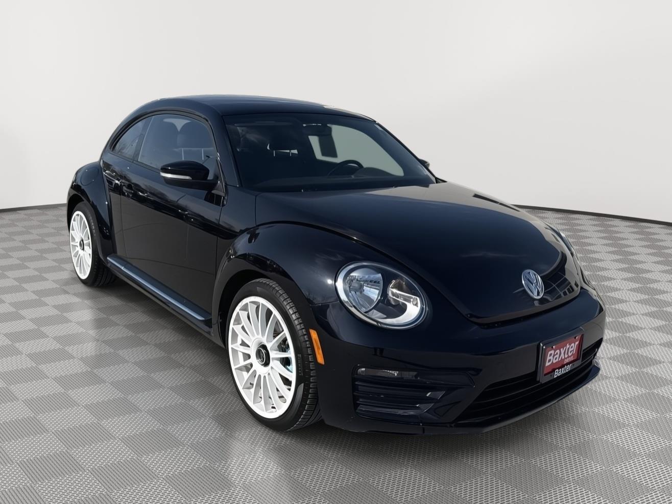 Deep Black Pearl 2019 Volkswagen Beetle 2.0T S Hatchback FWD Hatchback Front-Wheel Drive Automatic