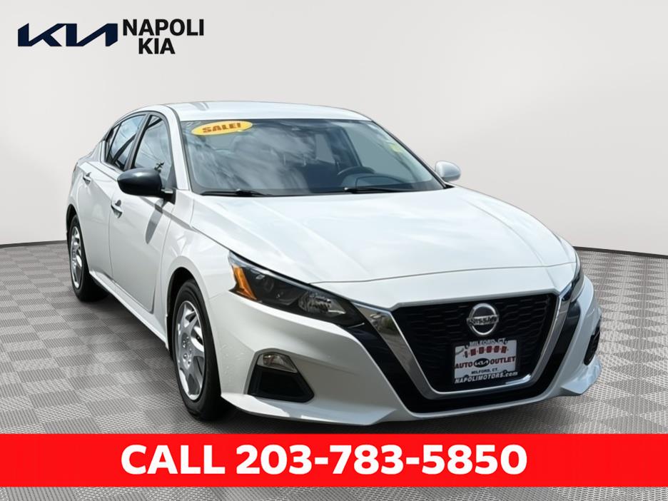 Glacier White 2022 Nissan Altima Sedan Front-Wheel Drive Continuously Variable Transmission