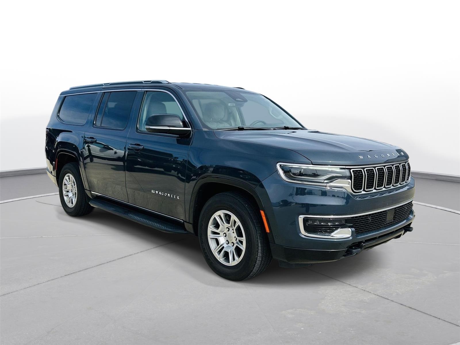 View vehicle photo 2