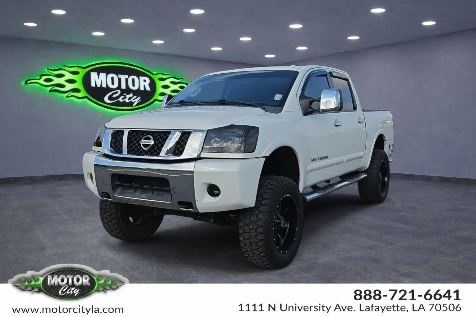 Pearl White Metallic 2015 Nissan Titan SL Crew Cab 4WD Pickup Truck Four-Wheel Drive Automatic
