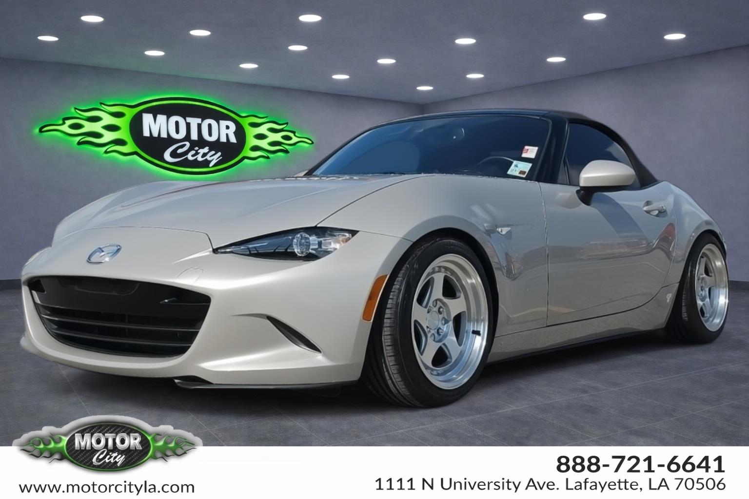 Gray (Platinum Quartz Metallic) 2022 Mazda MX-5 Miata Grand Touring RWD Convertible Rear-Wheel Drive Automatic