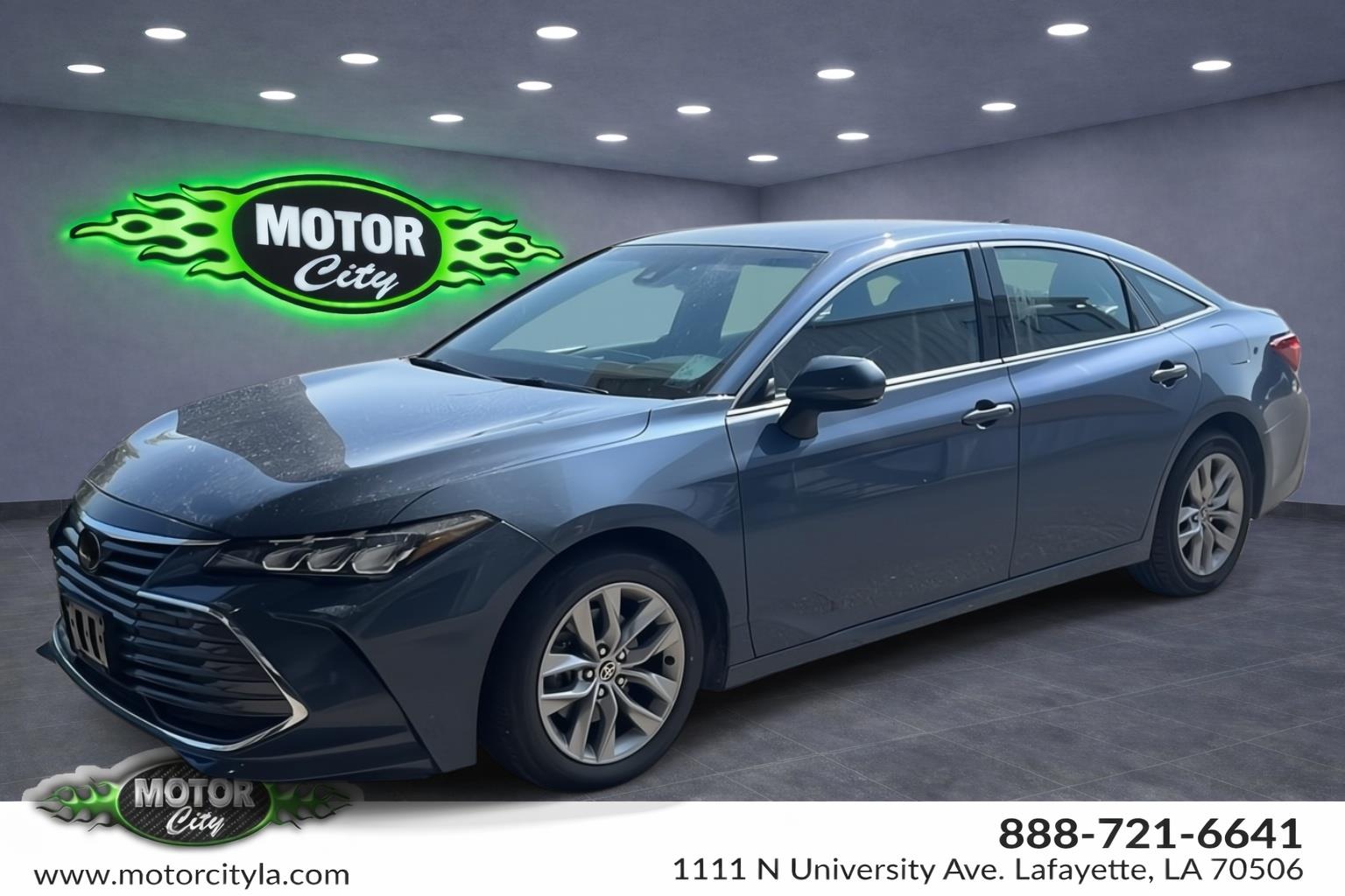 Gray 2022 Toyota Avalon Sedan Front-Wheel Drive