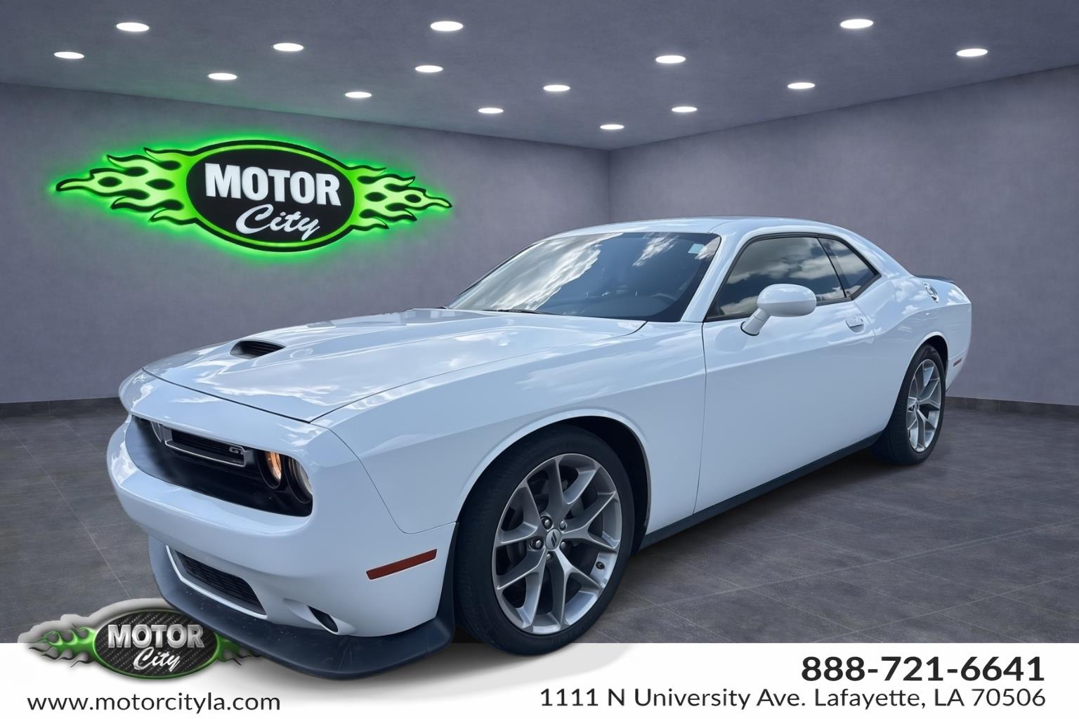 White Knuckle Clearcoat 2022 Dodge Challenger Coupe Rear-Wheel Drive 8-Speed Automatic