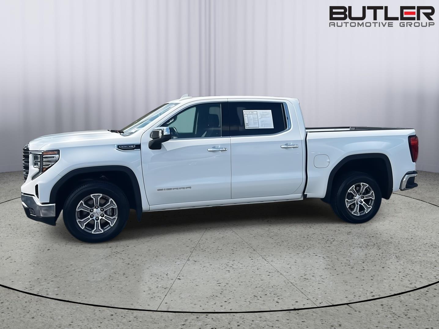 Used 2024 Summit White GMC SLT image 3