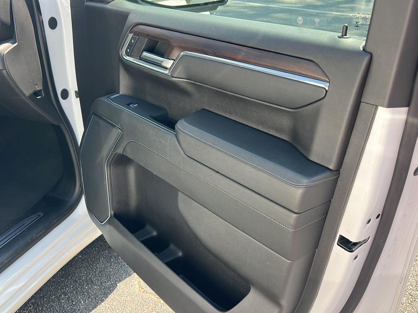 Used 2024 Summit White GMC SLT image 14