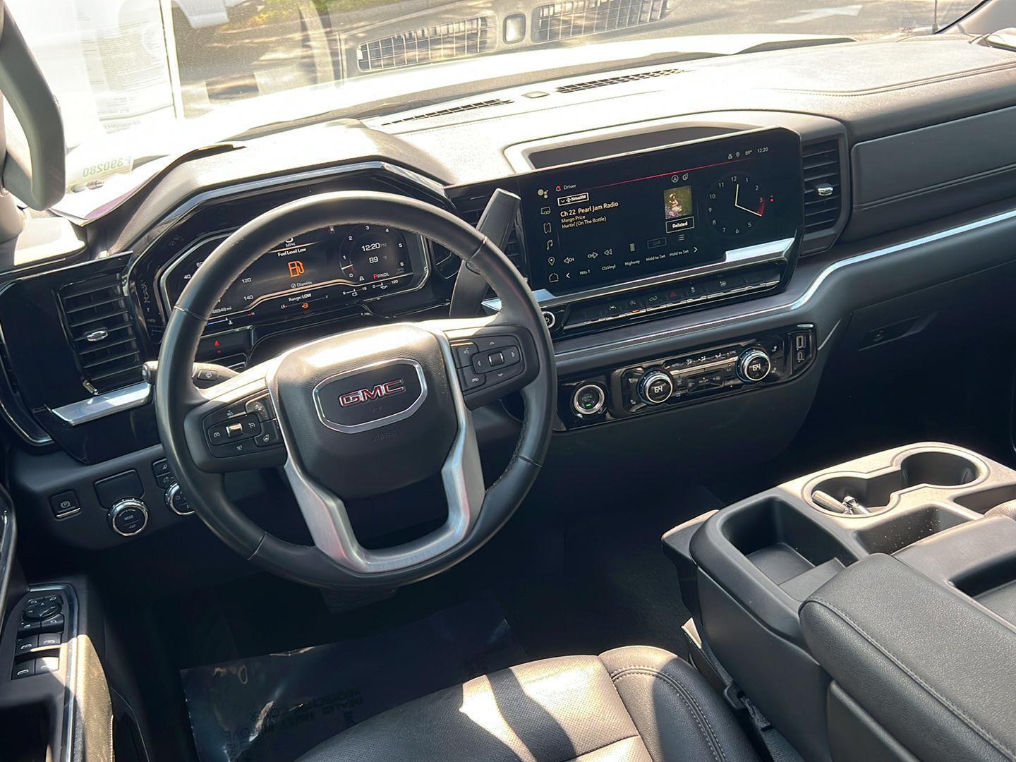 Used 2024 Summit White GMC SLT image 18