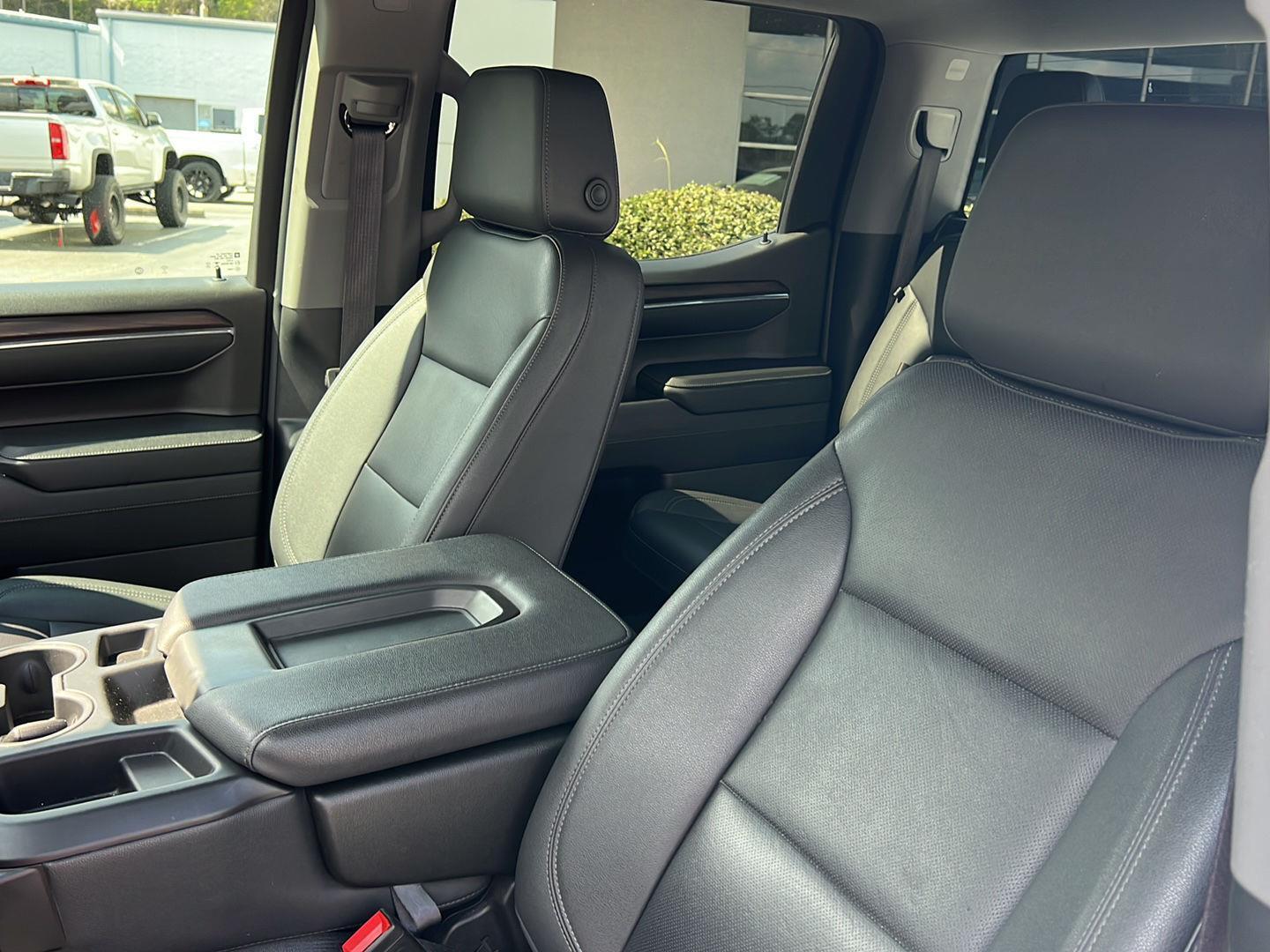 Used 2024 Summit White GMC SLT image 31