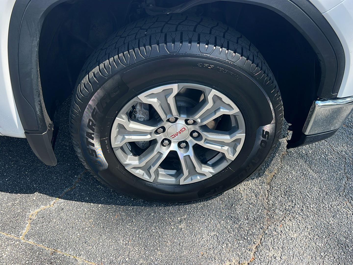 Used 2024 Summit White GMC SLT image 41