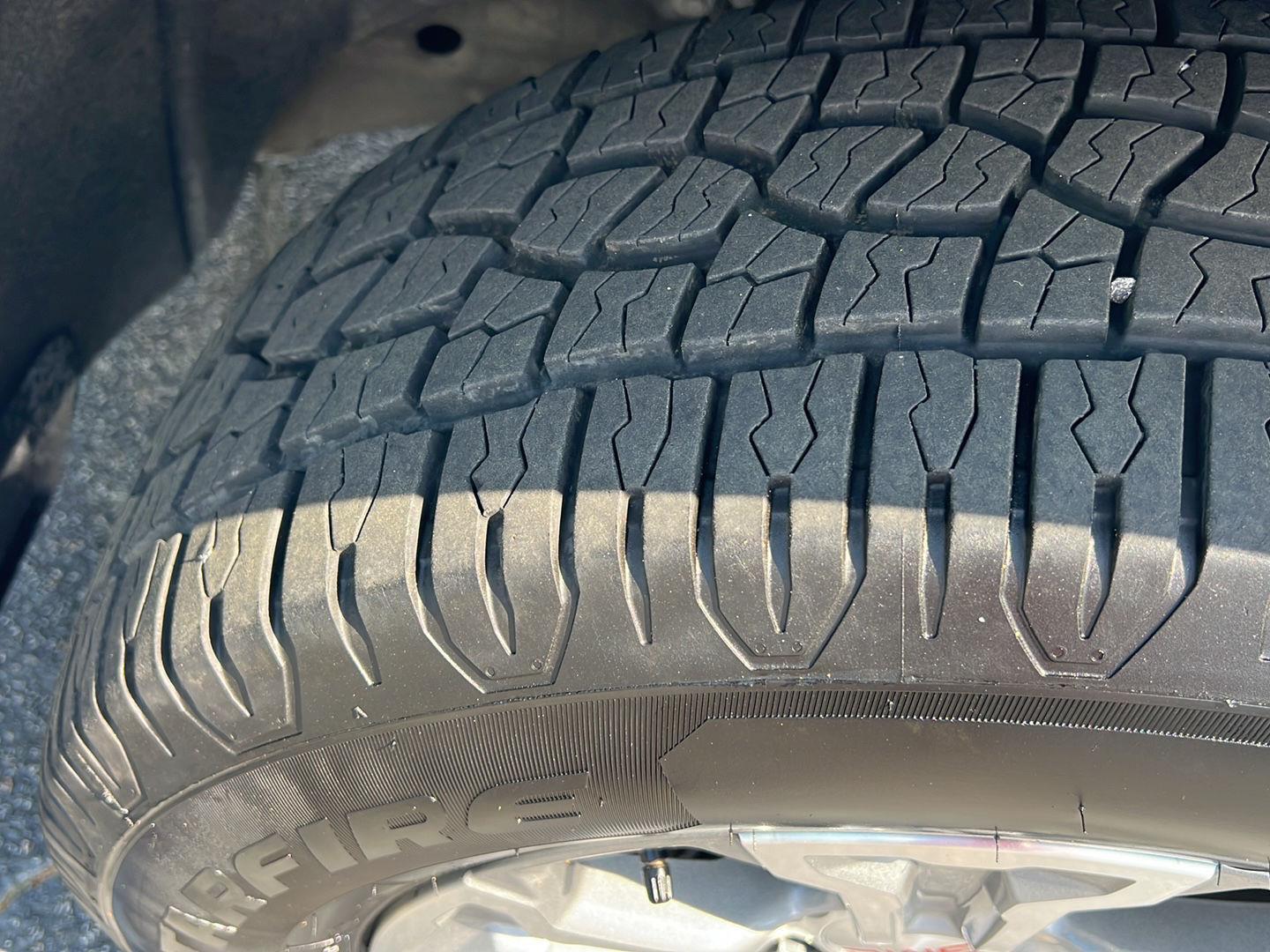 Used 2024 Summit White GMC SLT image 42