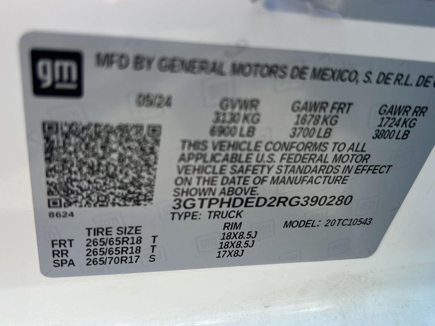 Used 2024 Summit White GMC SLT image 43