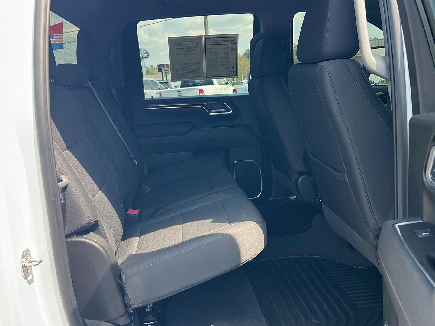 Used 2025 Summit White Chevrolet LT image 12