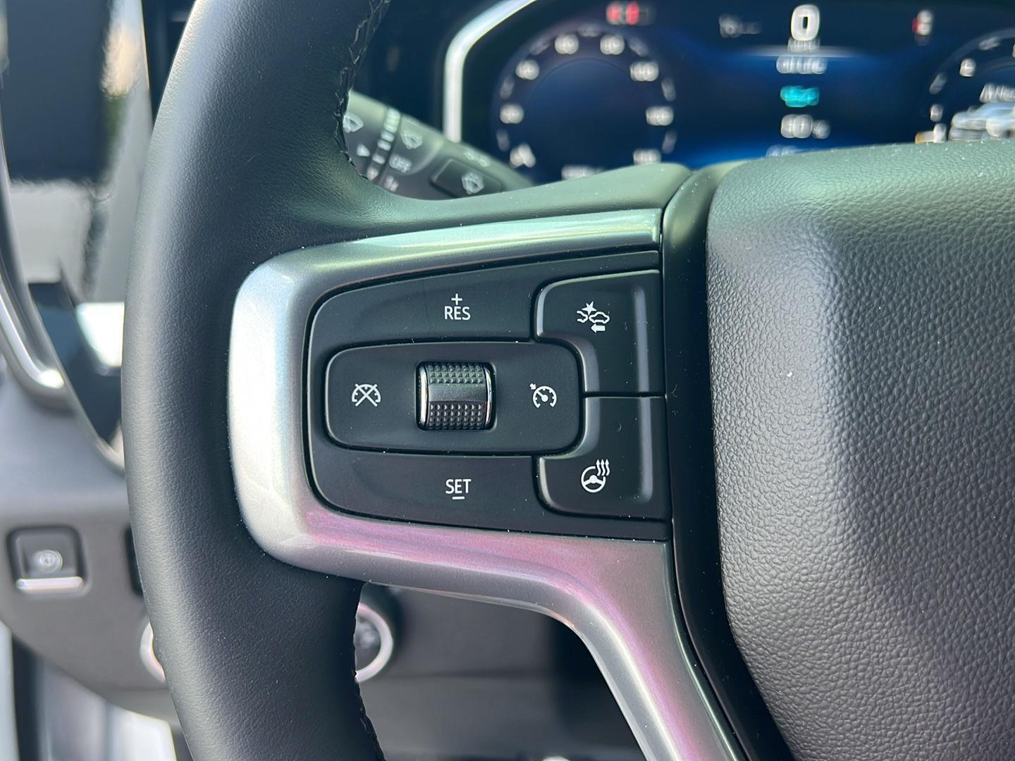 Used 2025 Summit White Chevrolet LT image 21