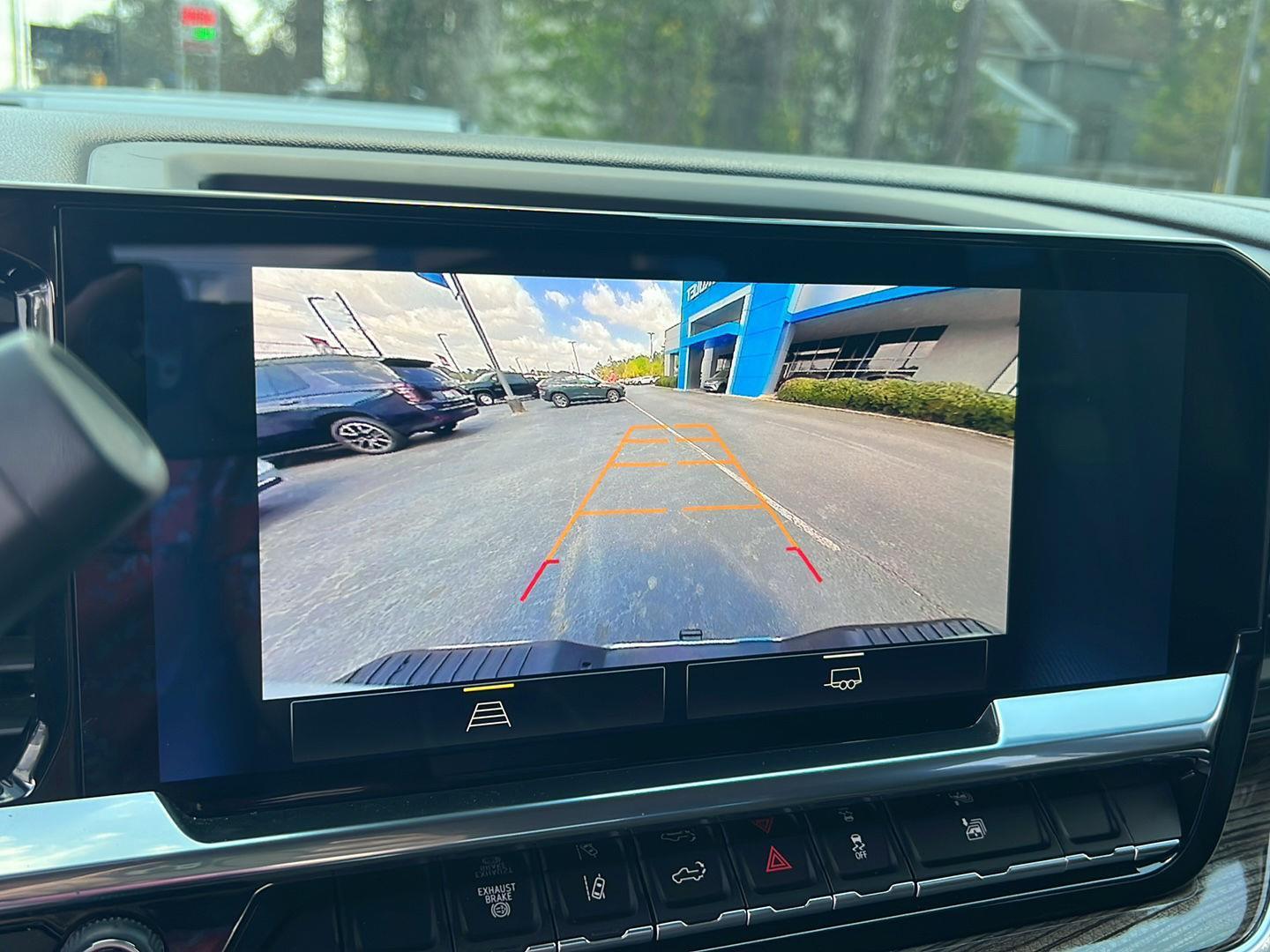 Used 2025 Summit White Chevrolet LT image 27