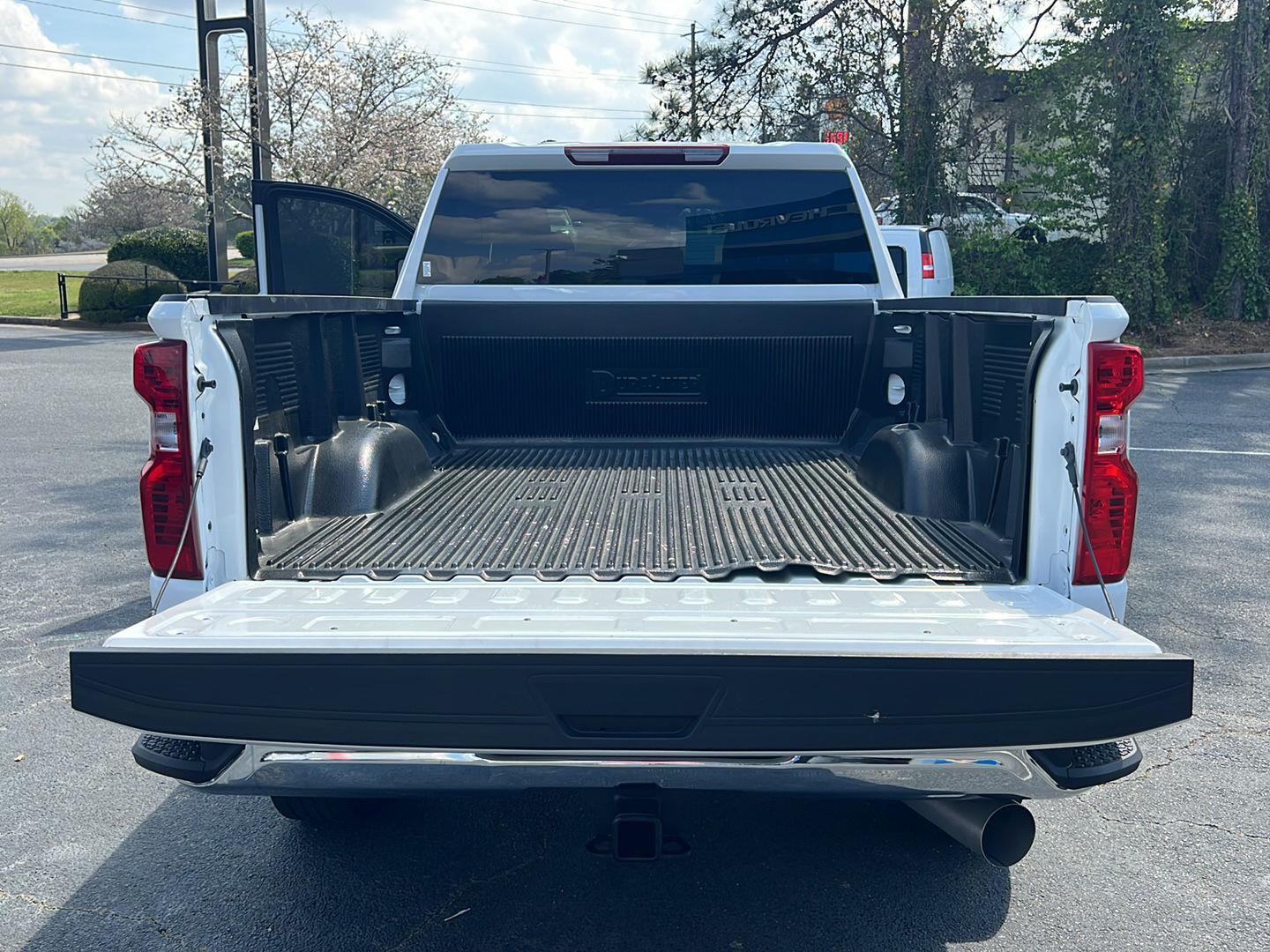 Used 2025 Summit White Chevrolet LT image 34