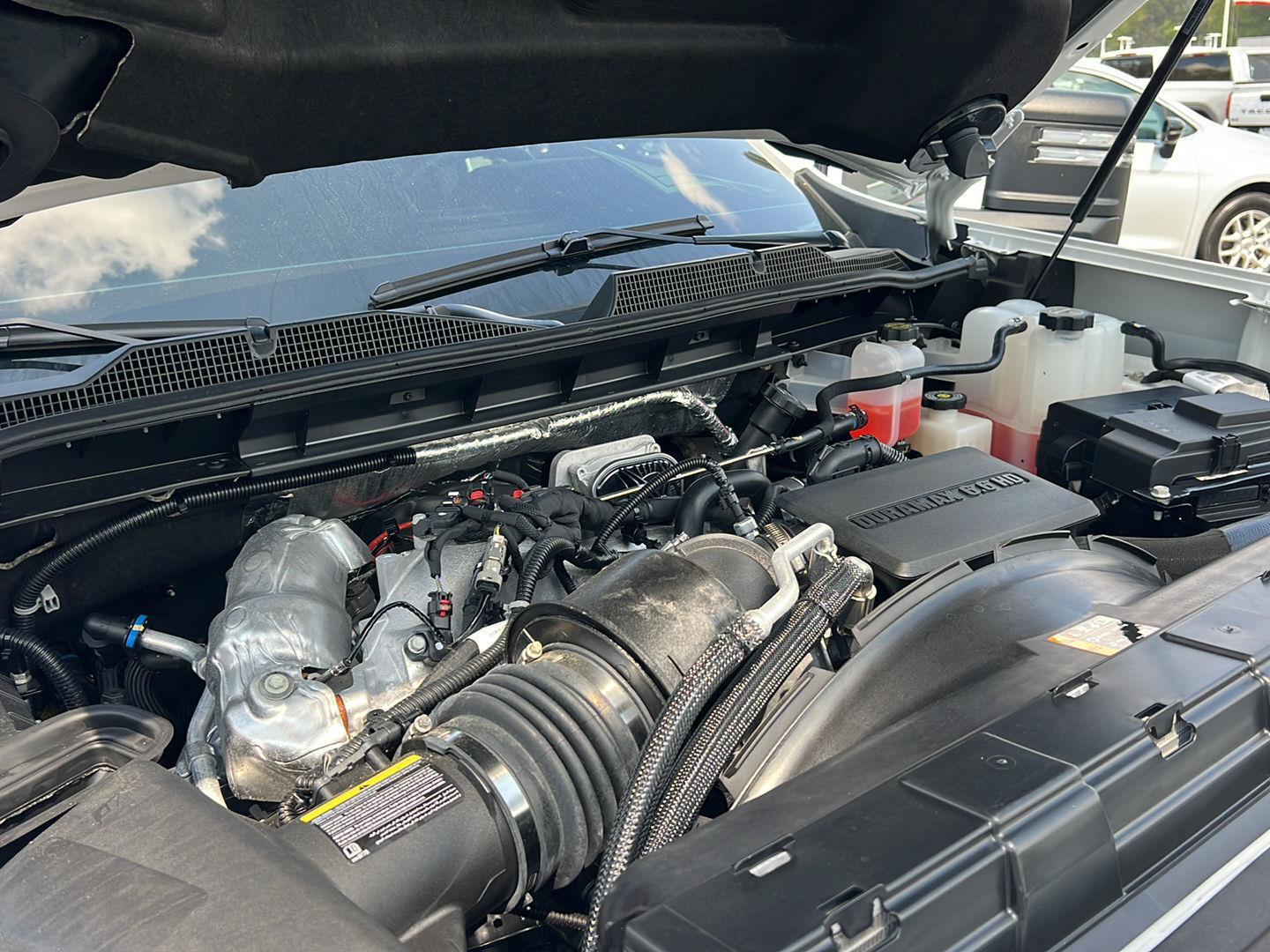 Used 2025 Summit White Chevrolet LT image 35