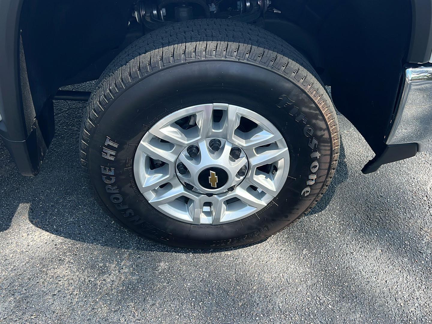 Used 2025 Summit White Chevrolet LT image 41