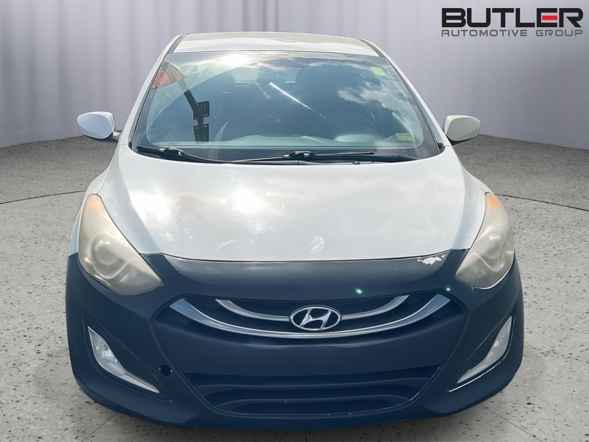Used 2015 Monaco White Hyundai A/T image 10