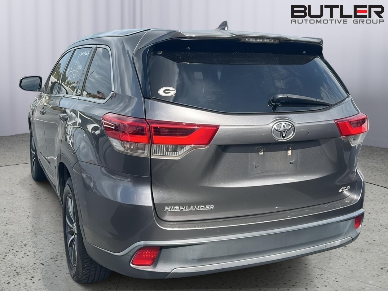 Used 2019 Predawn Gray Mica Toyota XLE image 4