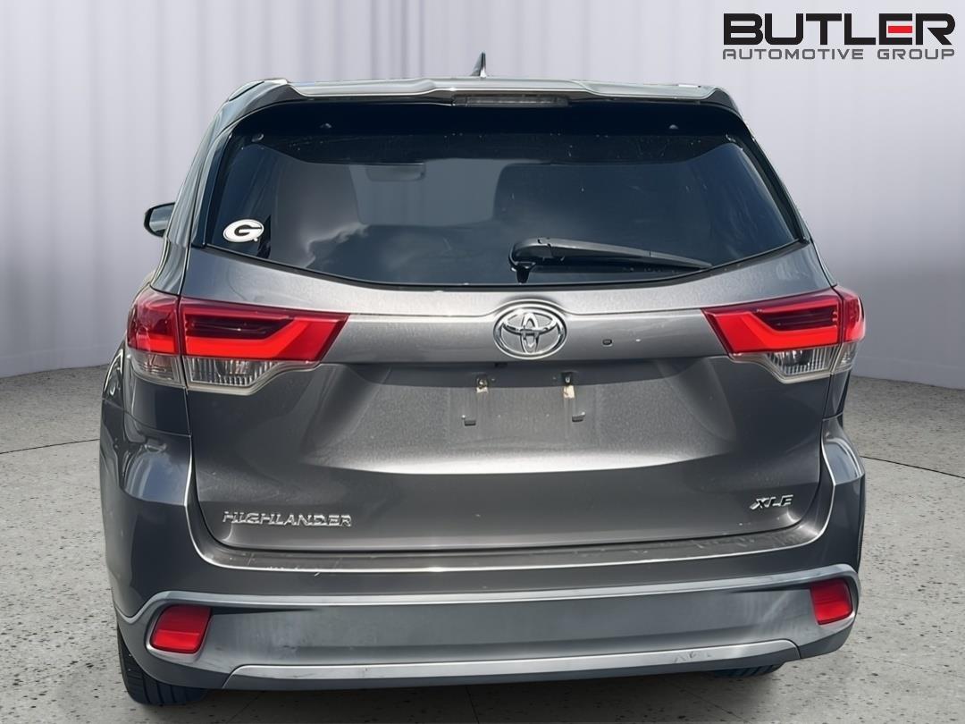 Used 2019 Predawn Gray Mica Toyota XLE image 5