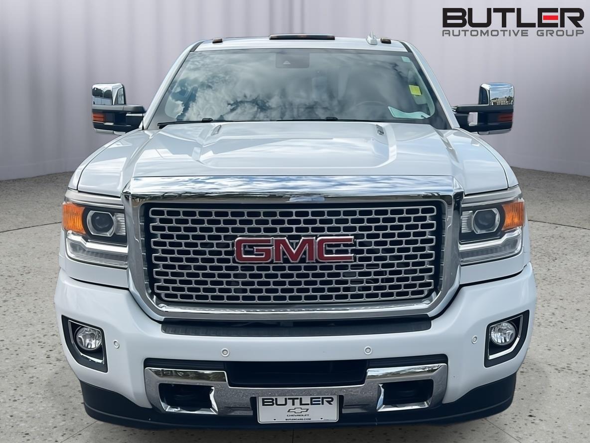 Used 2016 Summit White GMC Denali image 9