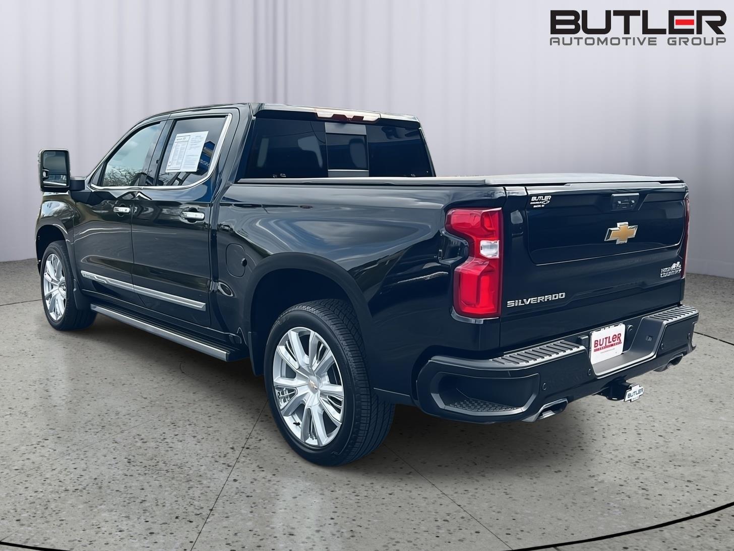 Used 2024 Black Chevrolet High Country image 4