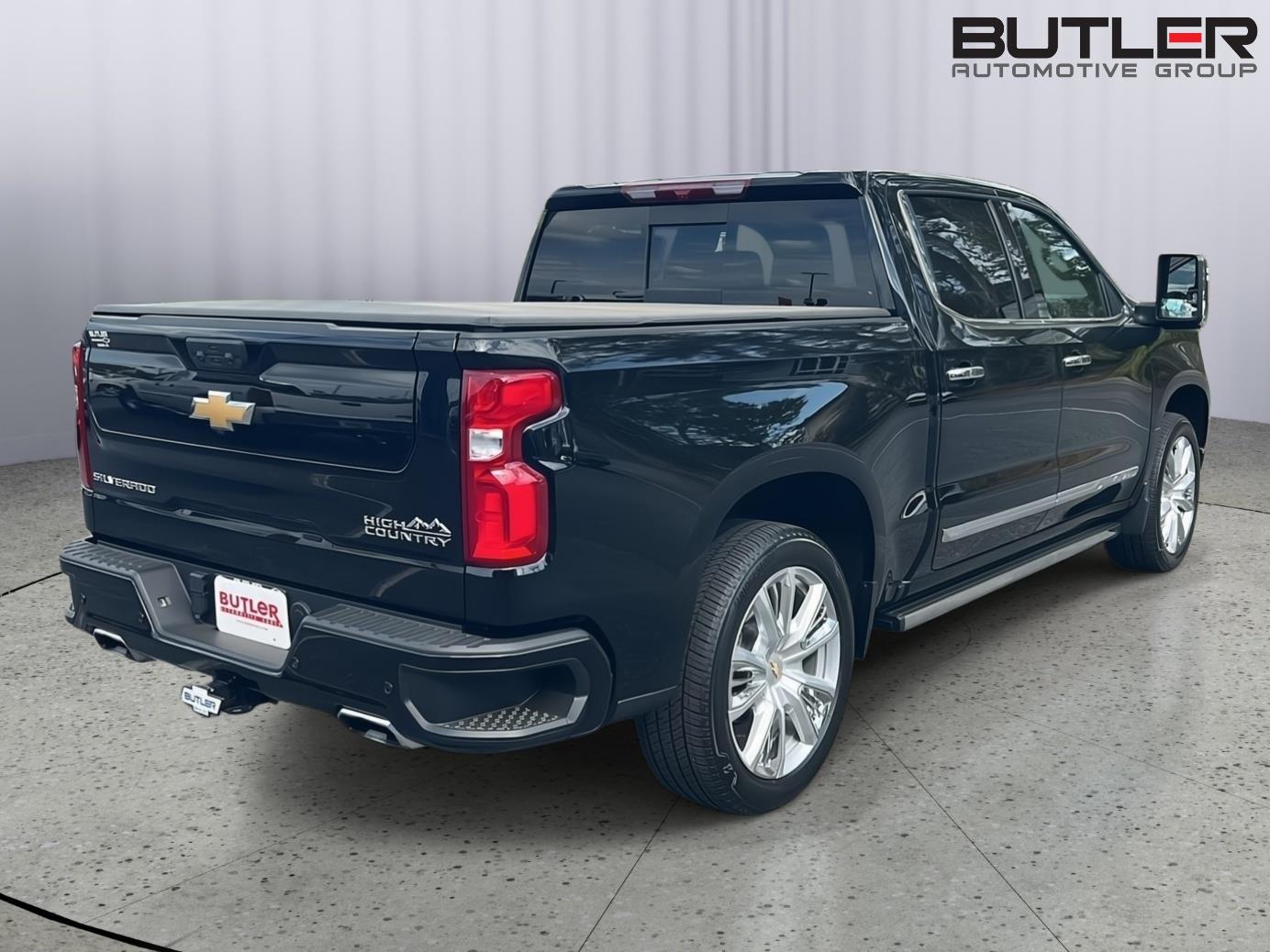 Used 2024 Black Chevrolet High Country image 6