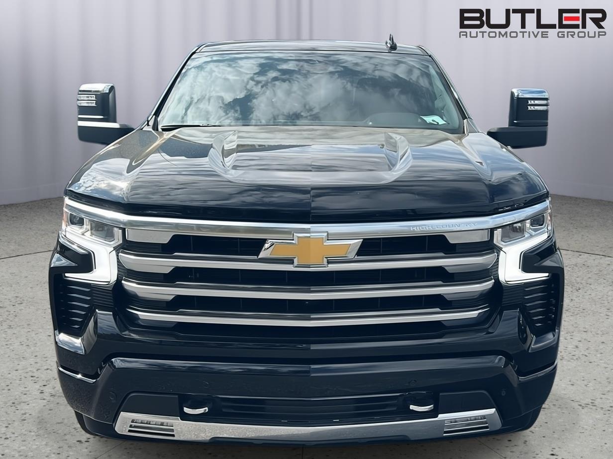 Used 2024 Black Chevrolet High Country image 9