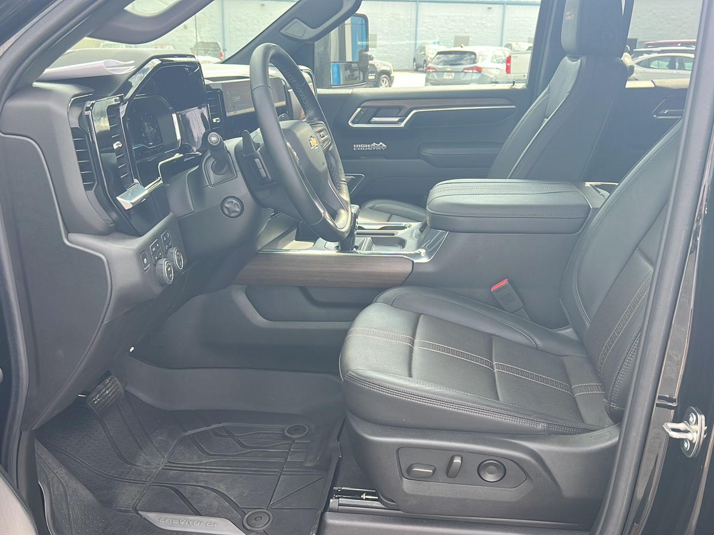 Used 2024 Black Chevrolet High Country image 10